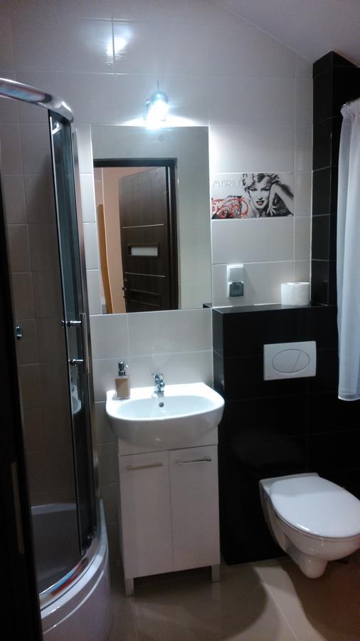 Dom Weselny Zielony Zakatek Jarocin Exterior foto